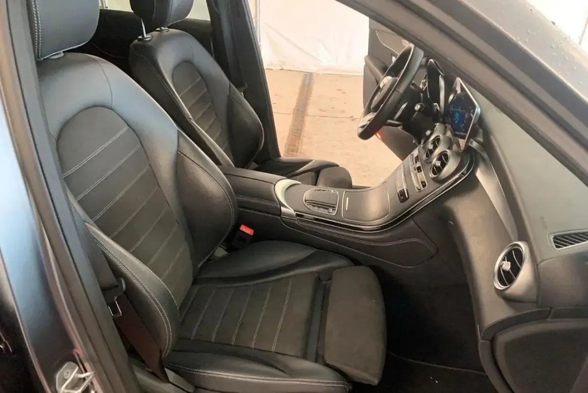 Gebraucht Mercedes GLC300e 320 PS (235 kW) 2020 Grau SUV