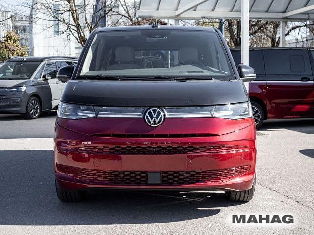 Second-hand VW Multivan Style 177 CP (130 kW) 2025 Negru Monovolum
