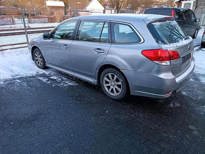 Gebraucht Subaru Legacy 150 PS (110 kW) 2011 Silber Kombi