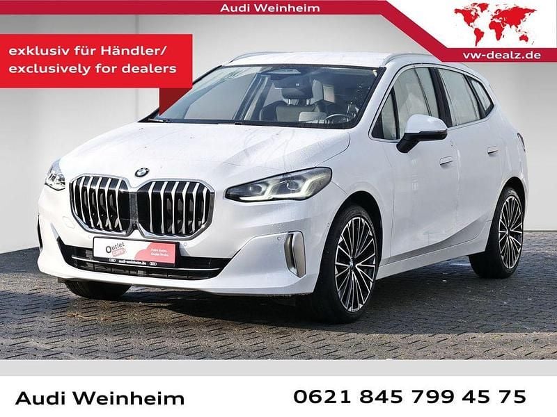Gebraucht BMW 223 Active Tourer Luxury Line 218 PS (160 kW) 2022 Mineralweiß metallic Van / Kleinbus