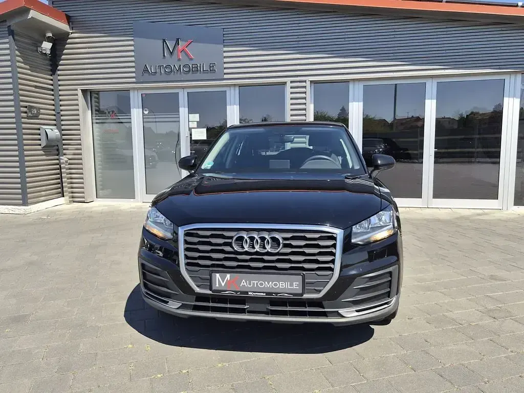 Gebraucht Audi Q2 Basis 116 PS (85 kW) 2017 Schwarz SUV