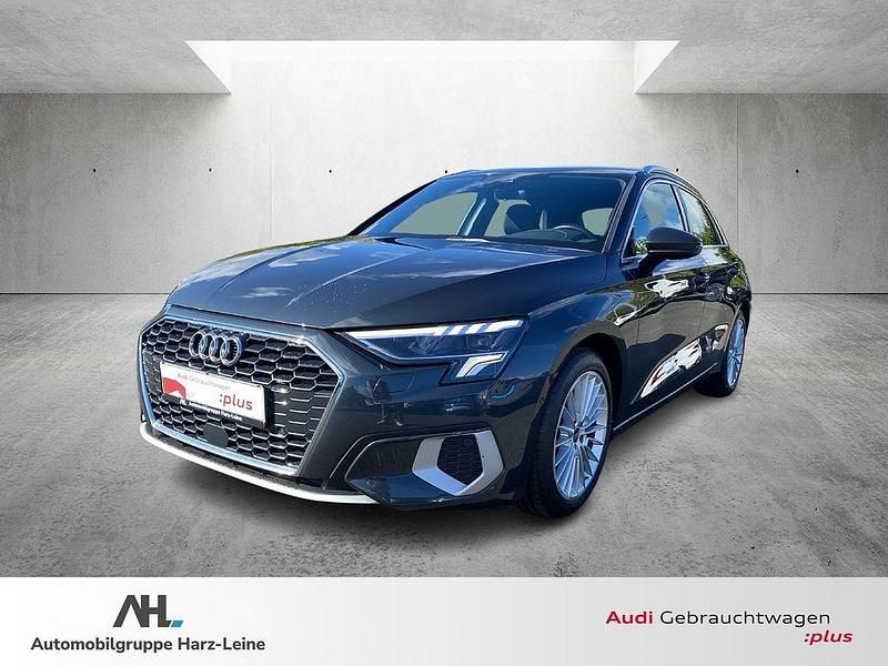 Grau Gebraucht 2022 Audi A3 Sportback Advanced Limousine | 25.419 € (Fairer Preis) - Bild 1/4