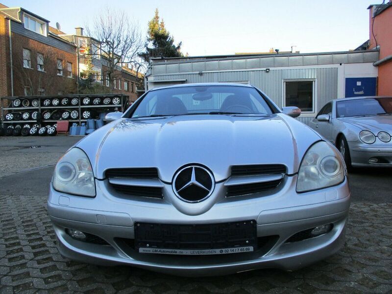 Silber Gebraucht 2005 Mercedes SLK200 Cabrio | 7.900 € (Fairer Preis) - Bild 1/4