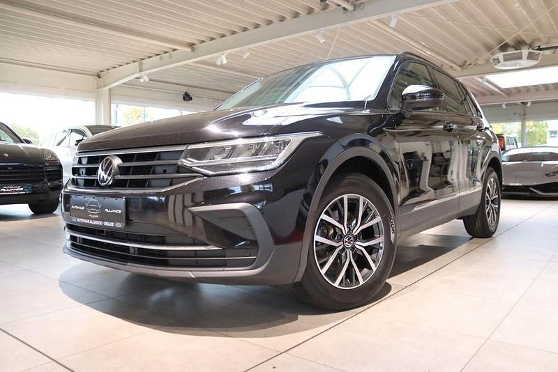 Schwarz Gebraucht 2022 VW Tiguan Life SUV | 26.490 € (Etwas zu teuer) - Bild 1/4