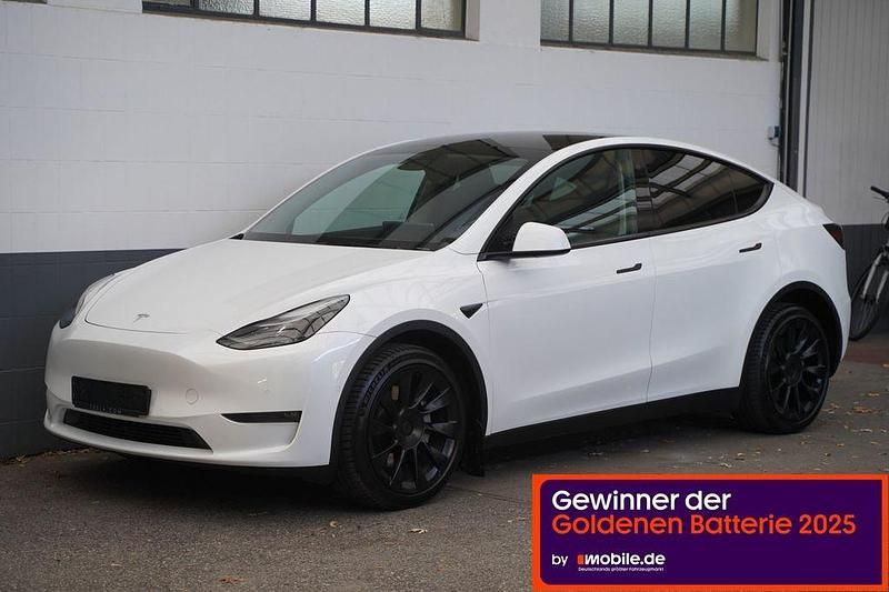 Weiß Gebraucht 2022 Tesla Model Y Long Range AWD SUV | 33.450 € (Guter Preis) - Bild 1/4