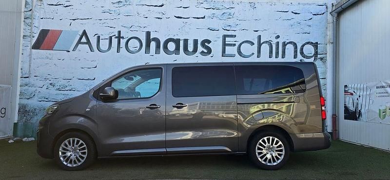 Gebraucht 2020 Peugeot Traveller Active Van / Kleinbus | 28.450 € (Fairer Preis) - Bild 1/4