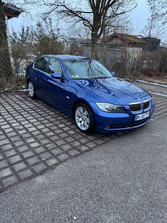 Blau Gebraucht 2007 BMW 325 Sport Line Limousine | 5.400 € (Fairer Preis) - Bild 1/4