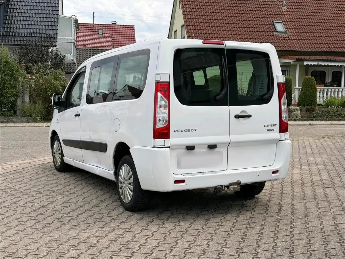 Gebraucht Peugeot TePee 128 PS (94 kW) 2014 Weiß Van / Kleinbus