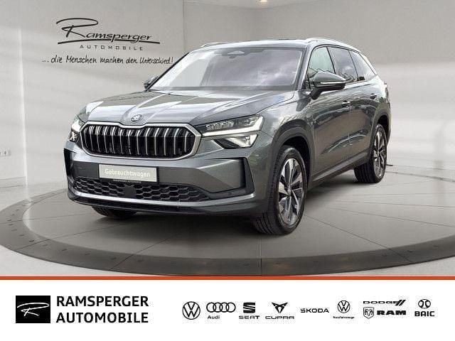 Grau (graphitegrau metallic) Gebraucht 2025 Skoda Kodiaq Selection SUV | 51.890 € (Fairer Preis) - Bild 1/4