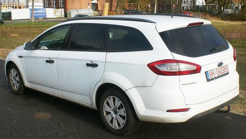 Weiß Gebraucht 2013 Ford Mondeo Kombi | 2.999 € - Bild 1/4