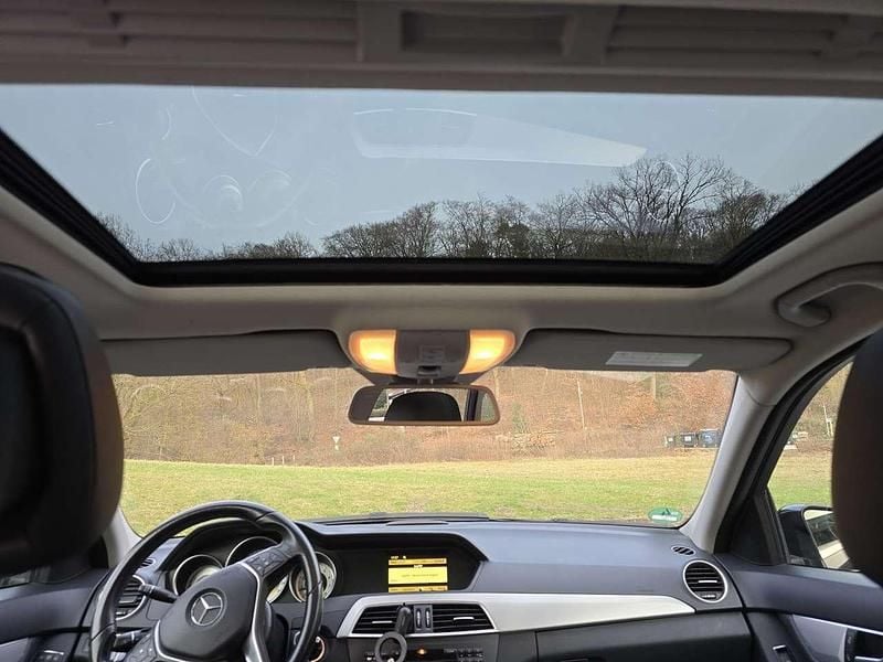 Gebraucht Mercedes C180 156 PS (114 kW) 2012 Schwarz Kombi