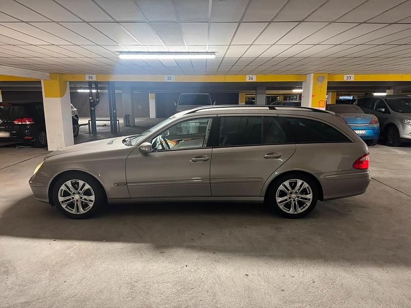 Gebraucht Mercedes E220 Elegance 180 PS (132 kW) 2004 Grau Kombi