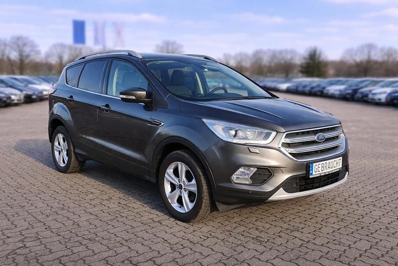 Gebraucht Ford Kuga 150 PS (110 kW) 2018 Grau SUV