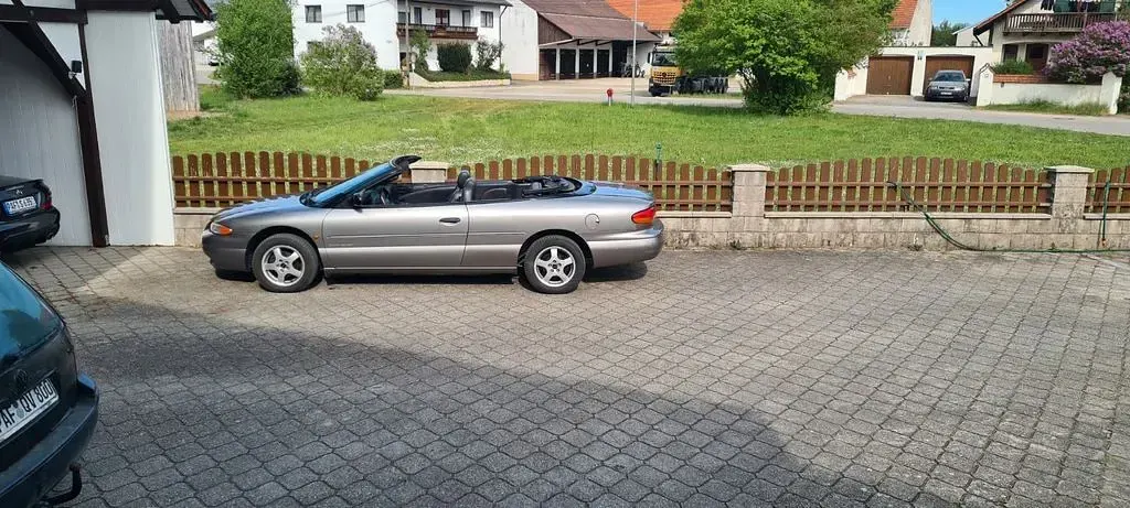 Używany Chrysler Stratus 131 KM (96 kW) 1999 Srebrny Kabriolet