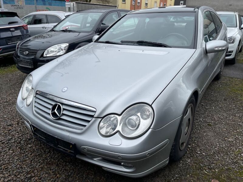 Brillantsilber metalliclack Gebraucht 2003 Mercedes C220 Coupé | 1.490 € (Fairer Preis) - Bild 1/4