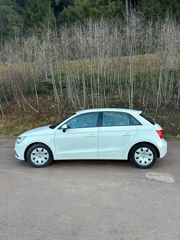 Gebraucht Audi A1 Sportback Ambition 86 PS (63 kW) 2012 Weiß Kleinwagen