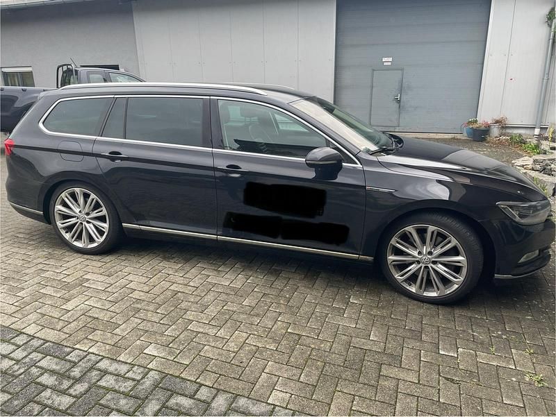 Schwarz Gebraucht 2016 VW Passat Highline Kombi | 12.900 € (Guter Preis) - Bild 1/4