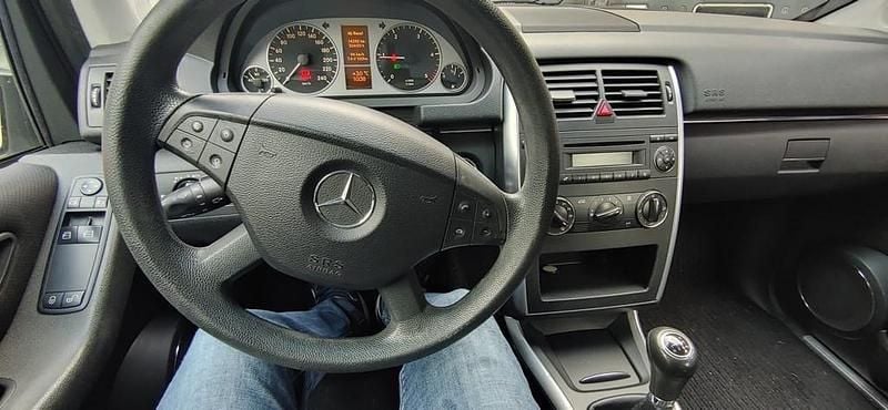 Silber Gebraucht 2007 Mercedes B180 Van / Kleinbus | 2.400 € (Etwas zu teuer) - Bild 1/4