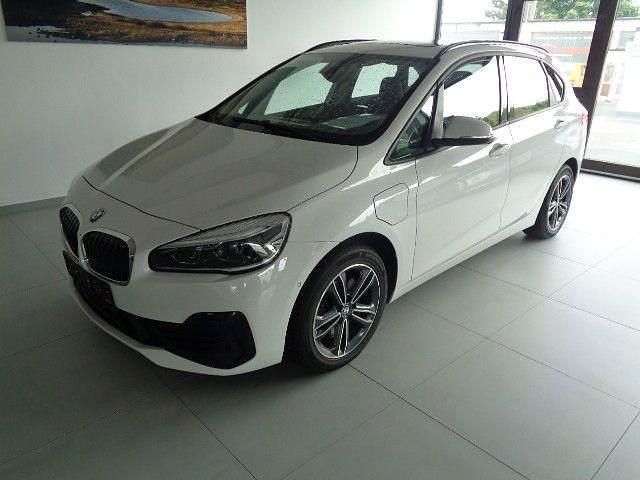 Alpinweiss iii Gebraucht 2019 BMW 225 Active Tourer Sport Line Van / Kleinbus | 14.890 € (Fairer Preis) - Bild 1/4