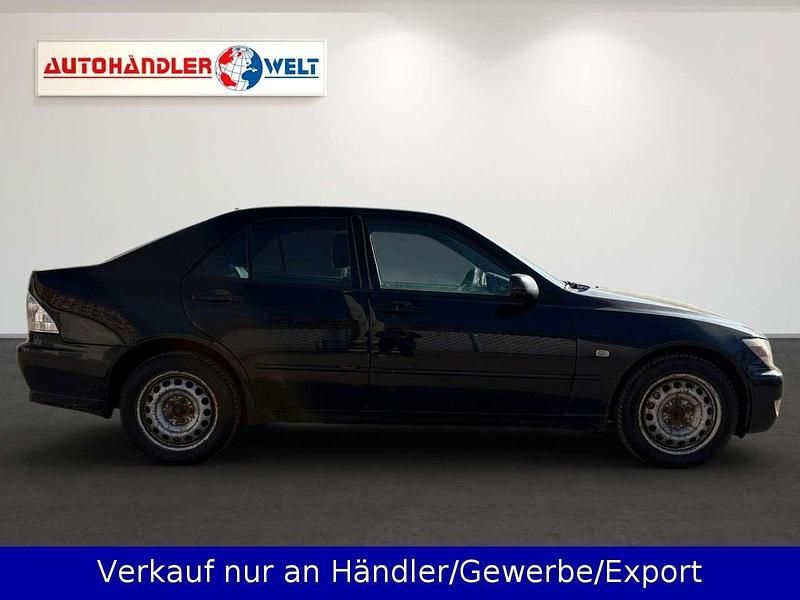Gebraucht Lexus IS200 Sport Line 155 PS (114 kW) 2000 Schwarz Limousine
