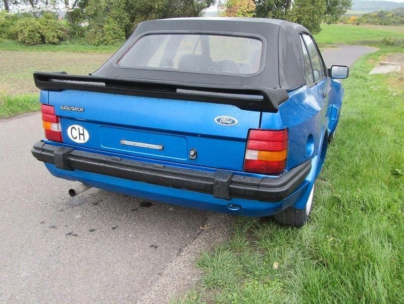 Gebraucht Ford Escort Cabriolet 163 PS (119 kW) 1987 Blau Cabrio