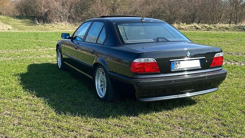 Gebraucht BMW 740 Sport Line 286 PS (210 kW) 2001 Schwarz Limousine