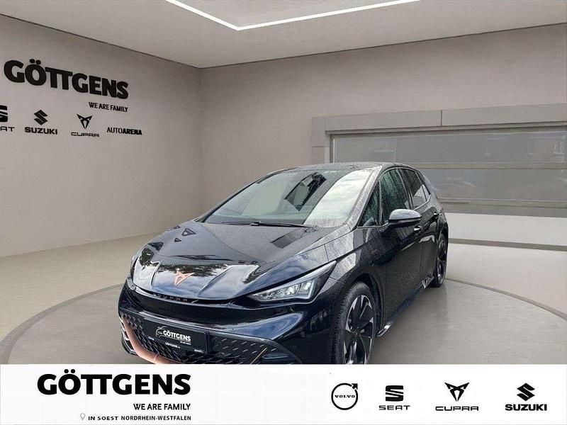 Mythosschwarz Gebraucht 2025 Cupra Born e-Boost Kleinwagen | 32.490 € (Guter Preis) - Bild 1/4