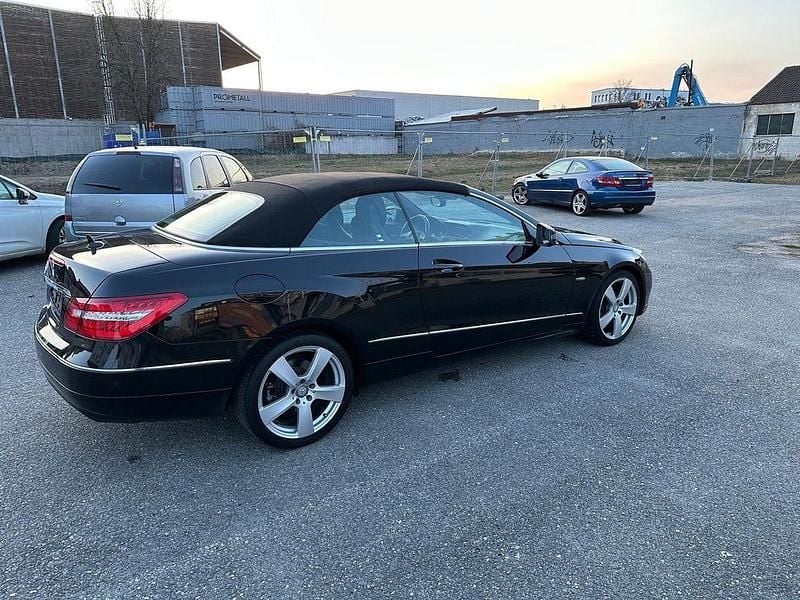 Gebraucht Mercedes E250 204 PS (150 kW) 2012 Schwarz Cabrio