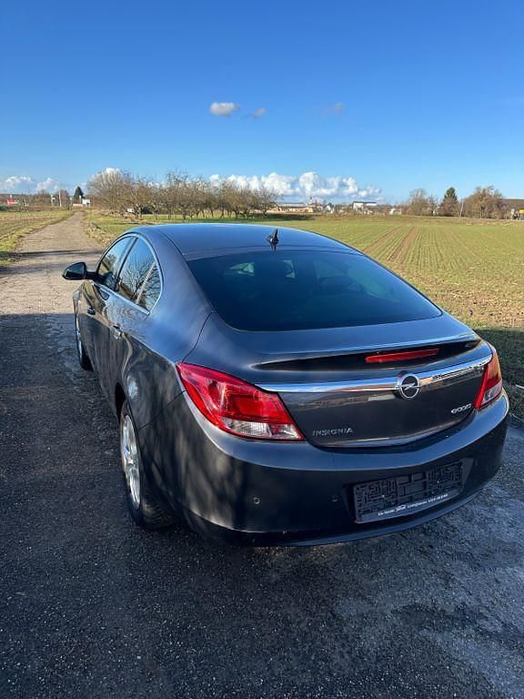 Gebraucht Opel Insignia 131 PS (96 kW) 2011 Silber Limousine