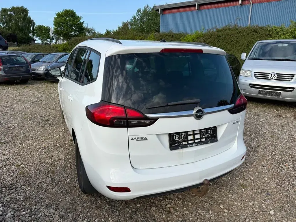 Gebraucht Opel Zafira Tourer Edition 140 PS (102 kW) 2013 Weiß Van / Kleinbus