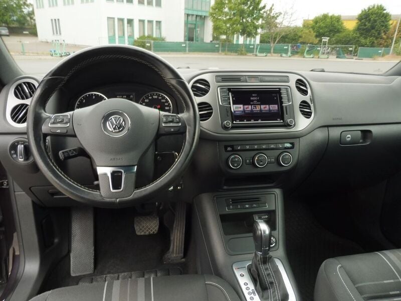 Gebraucht VW Tiguan LOUNGE 184 PS (135 kW) 2015 Grau SUV