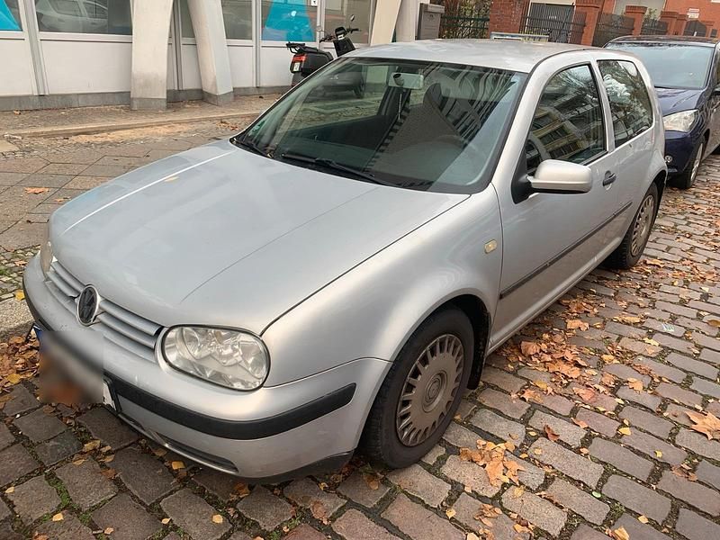 Silber Gebraucht 1997 VW Golf IV Kleinwagen | 1.000 € (Fairer Preis) - Bild 1/4