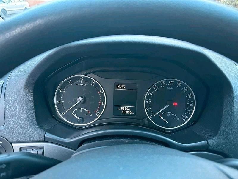 Gebraucht Skoda Octavia 125 PS (91 kW) 2013 Grau Kombi