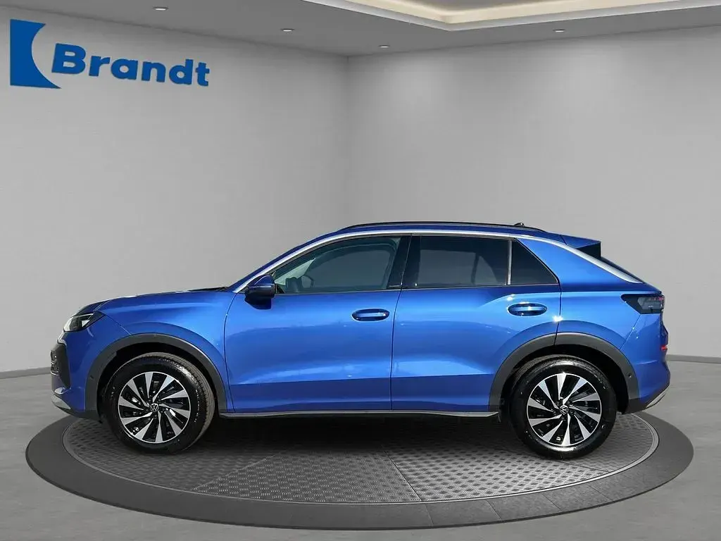 Neu VW T-Roc Life 150 PS (110 kW) 2026 Blau SUV