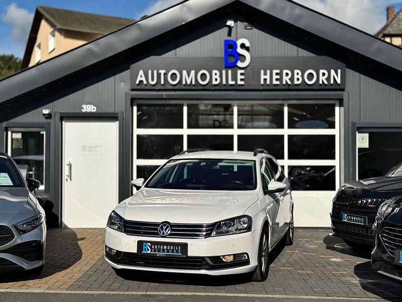 Weiß Gebraucht 2013 VW Passat Comfortline Kombi | 7.490 € (Fairer Preis) - Bild 1/4
