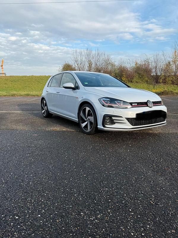 Andere farben Gebraucht 2018 VW Golf GTI Limousine | 19.800 € (Fairer Preis) - Bild 1/4