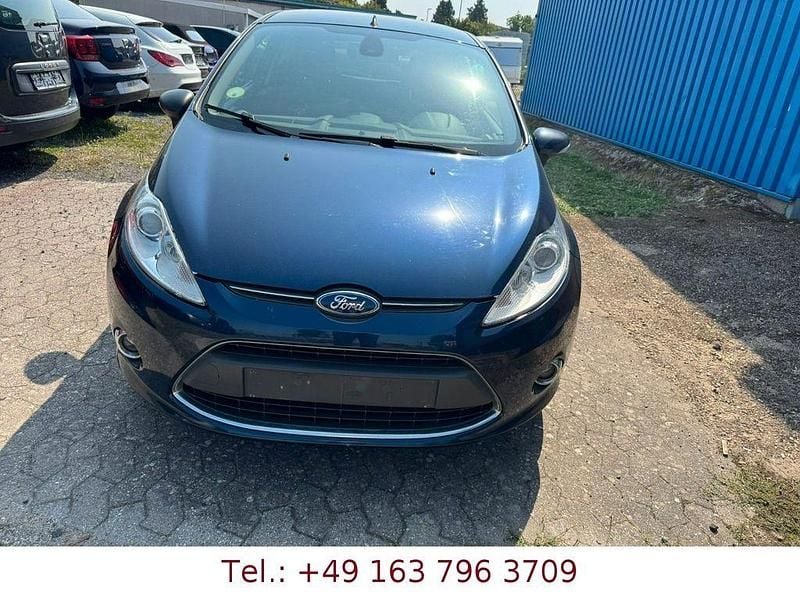 Blau Gebraucht 2011 Ford Fiesta Titanium Kleinwagen | 1.899 € (Guter Preis) - Bild 1/4