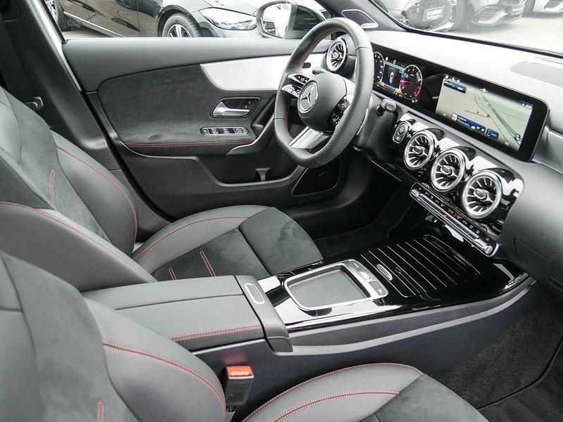 Gebraucht Mercedes A250 AMG 224 PS (164 kW) 2024 Weiß Limousine