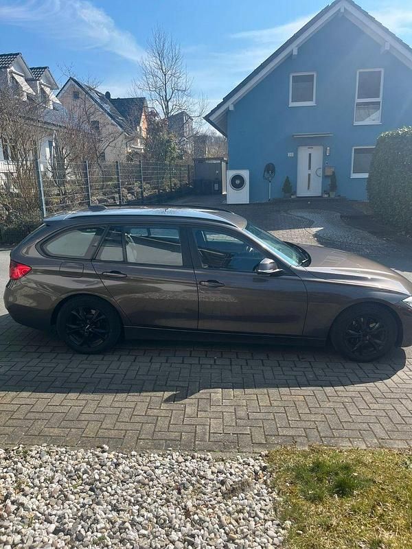 Gebraucht BMW 320 184 PS (135 kW) 2013 Braun Kombi