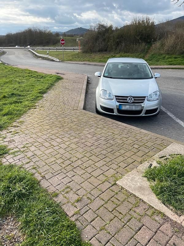 Gebraucht VW Jetta 2009 Silber Limousine