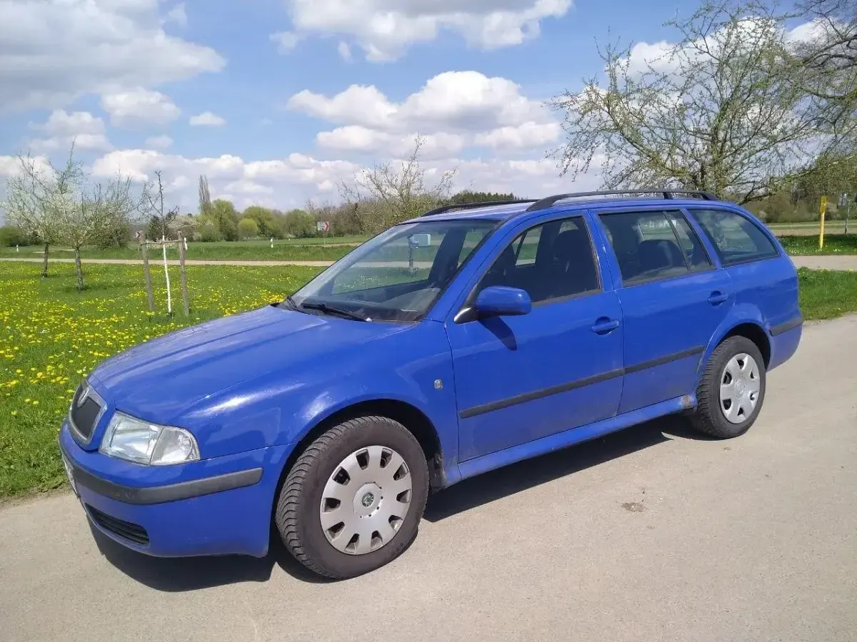 Gebraucht Skoda Octavia 102 PS (75 kW) 2009 Blau Kombi