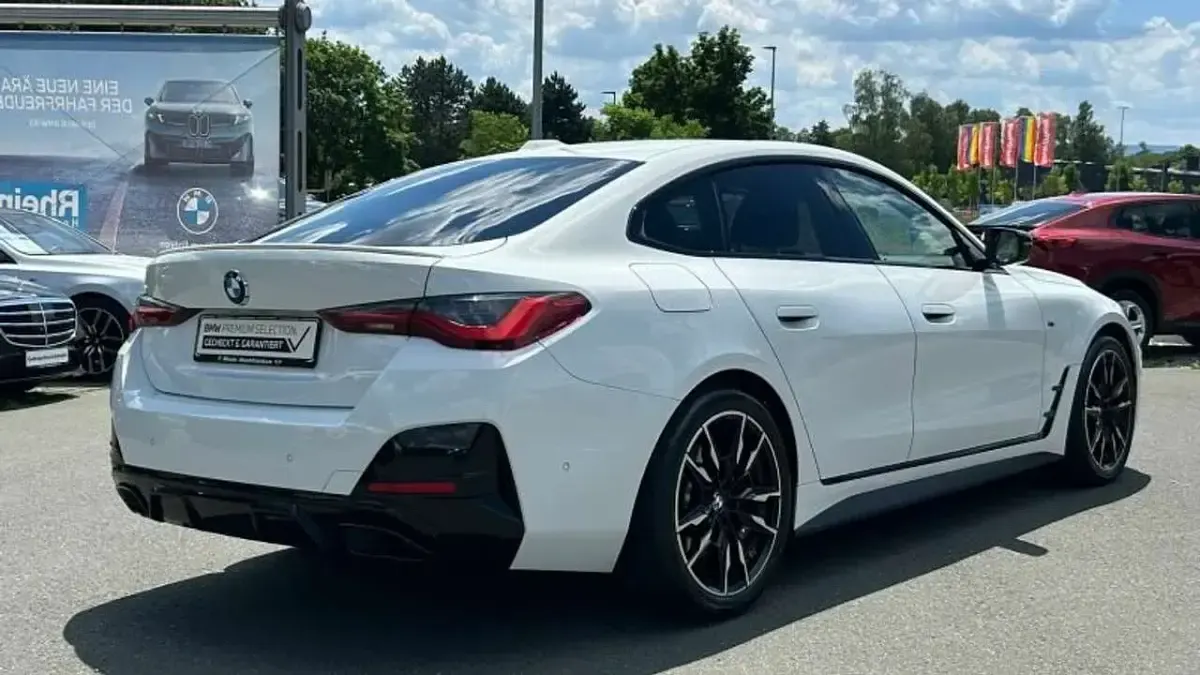 Gebraucht BMW 440 374 PS (275 kW) 2023 Weiß Coupé