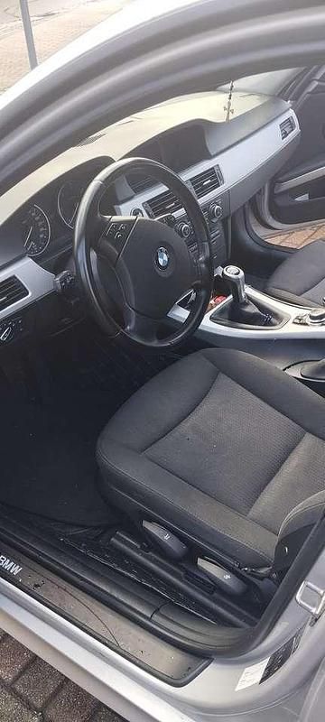 Gebraucht BMW 320 Exclusive 184 PS (135 kW) 2011 Limousine