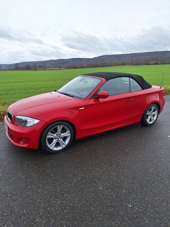 Rot Gebraucht 2012 BMW 118 Cabriolet Sport Line Cabrio | 9.890 € (Fairer Preis) - Bild 1/4