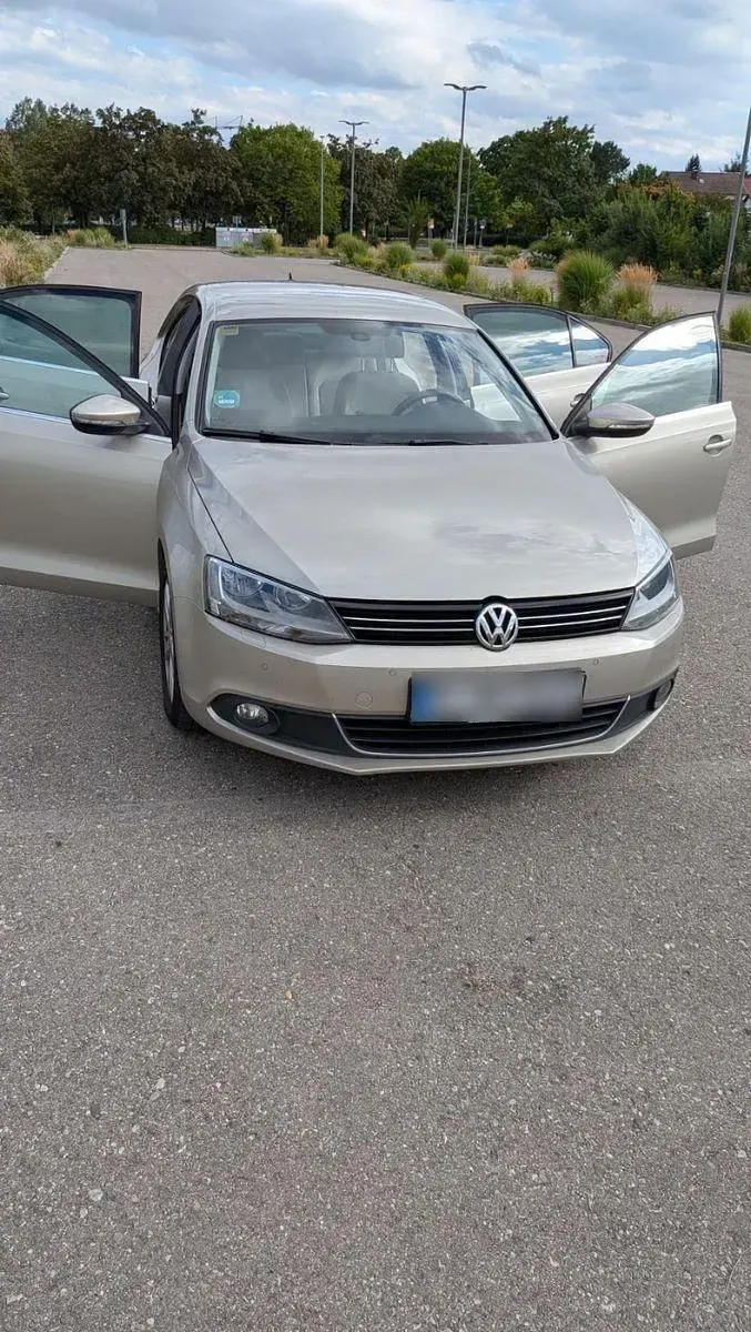 Gebraucht VW Jetta Highline 140 PS (102 kW) 2012 Limousine