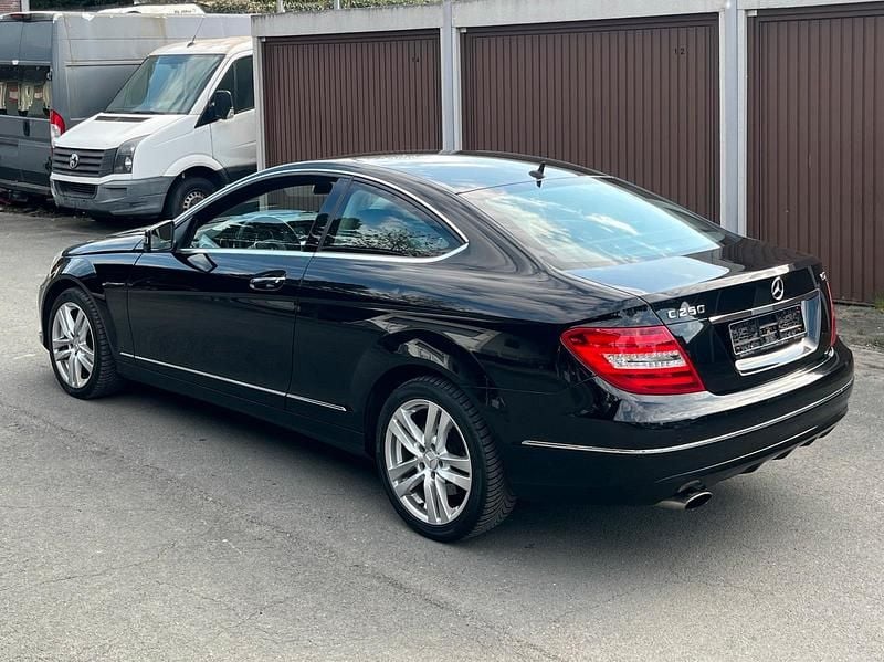 Gebraucht Mercedes C250 204 PS (150 kW) 2013 Schwarz Coupé