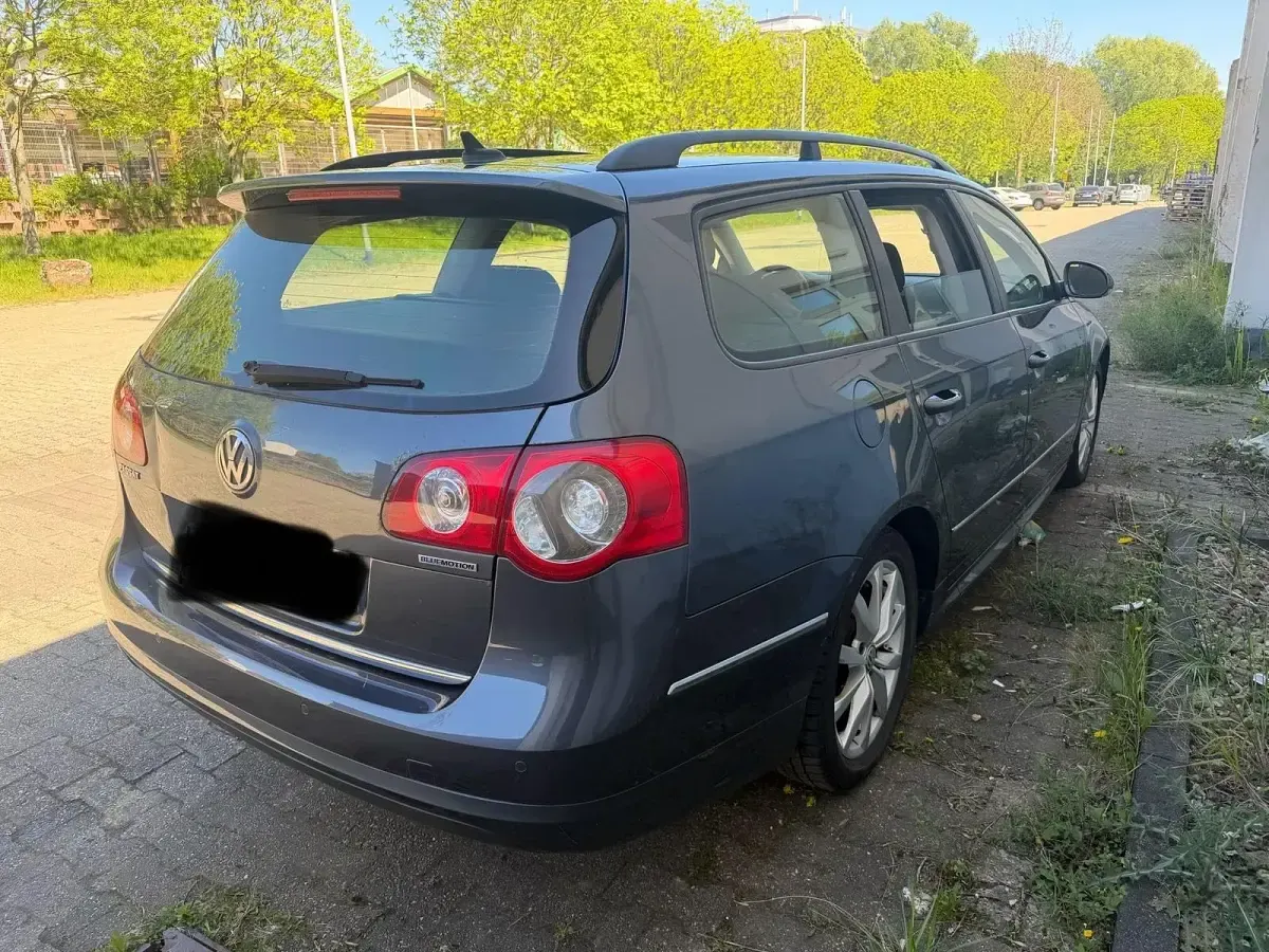 Gebraucht VW Passat 105 PS (77 kW) 2010 Grau Kombi