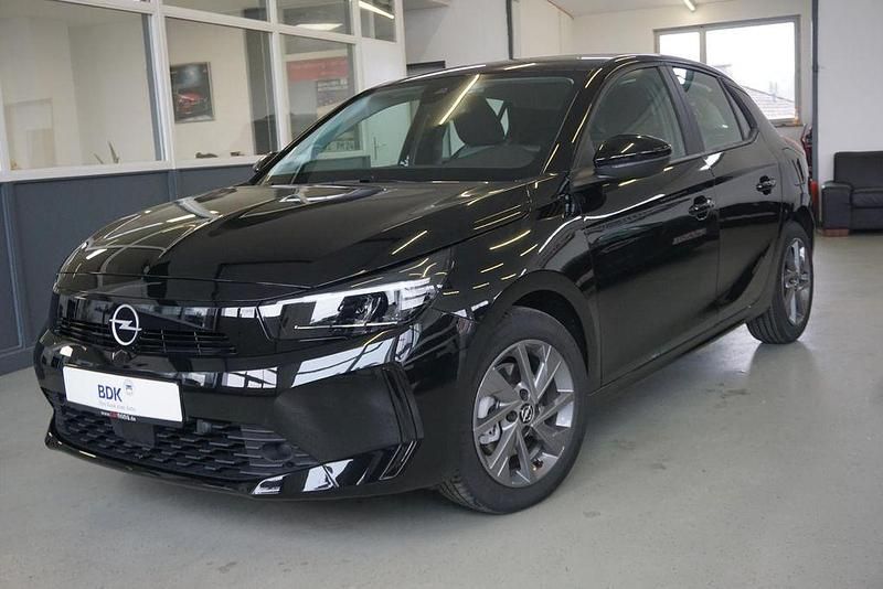 Gebraucht Opel Corsa Edition+ 101 PS (74 kW) 2024 Lackierung schwarz perla nera/ Limousine