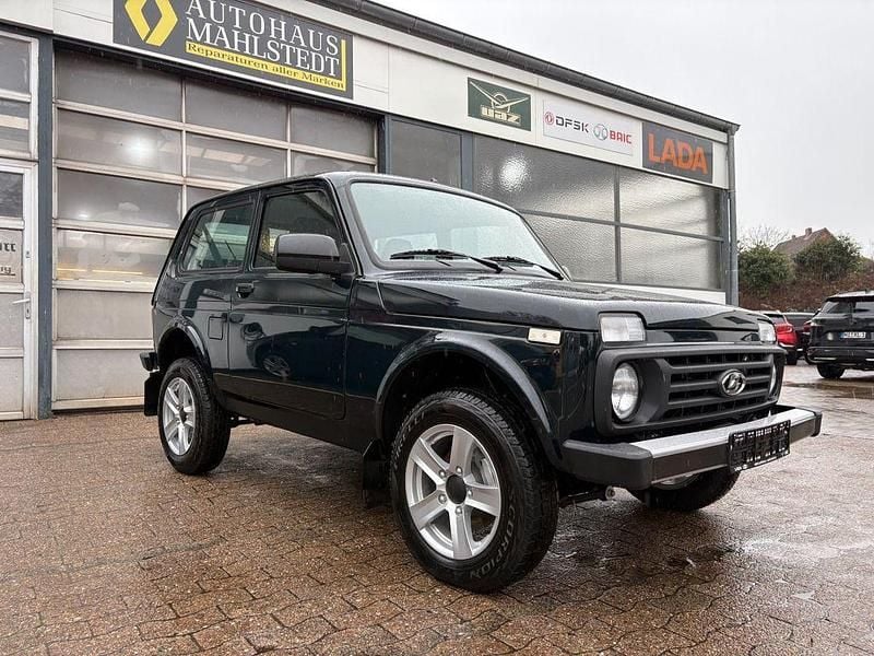 Neu Lada niva 83 PS (61 kW) 2026 Grün SUV