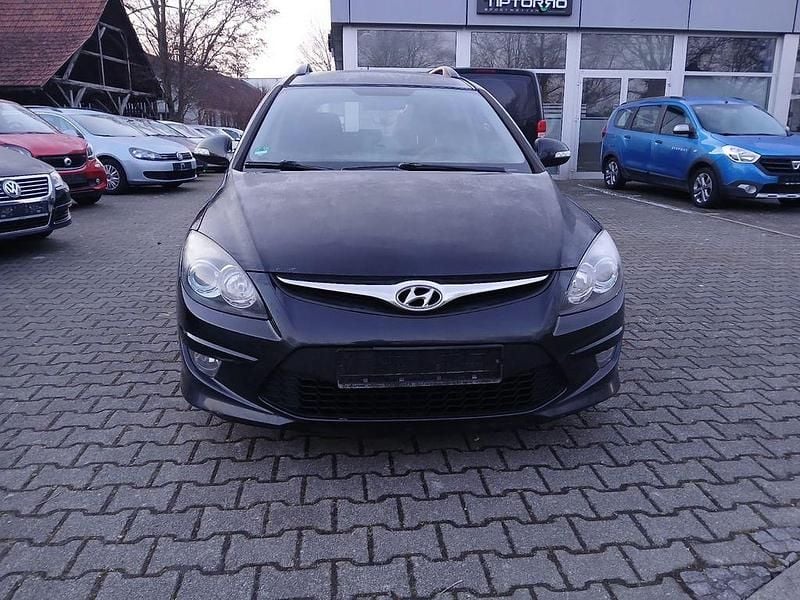 Schwarz Gebraucht 2010 Hyundai i30 Comfort Kombi | 1.500 € (Fairer Preis) - Bild 1/4